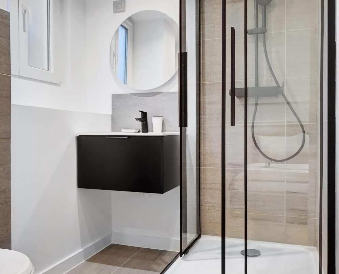 Apartment Ferienwohnung Duplex Luxueux Avec Billard Et Baignoire Paris Frankreich