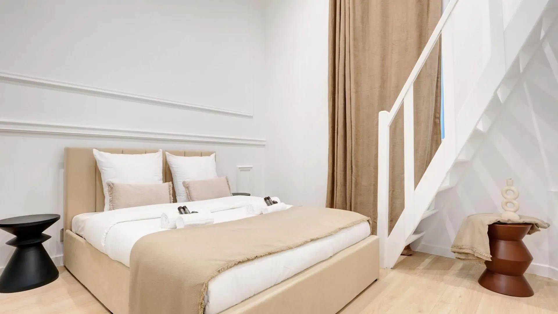 Ferienwohnung Duplex Luxueux Avec Billard Et Baignoire Paris 0*,